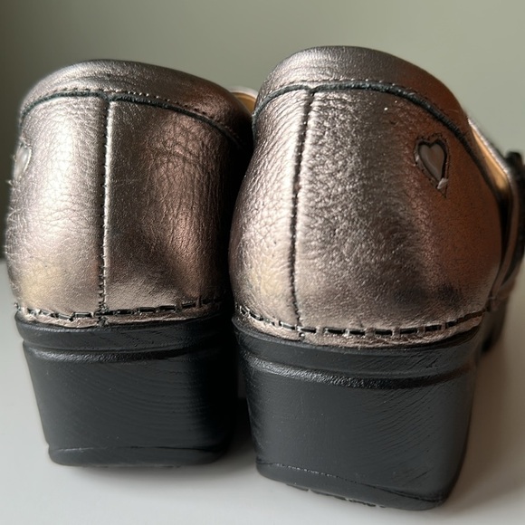 Nurse Mates Chelsea Pillowtop Metallic Leather Clogs Workwear Comfort Size 8 - Picture 7 of 17